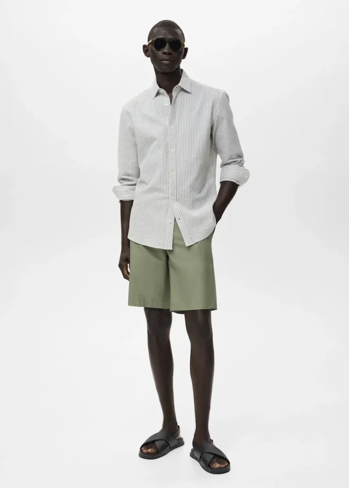Košile s pruhovaným vzorem a pravidelným střihem Košile s pruhovaným vzorem a pravidelným střihem