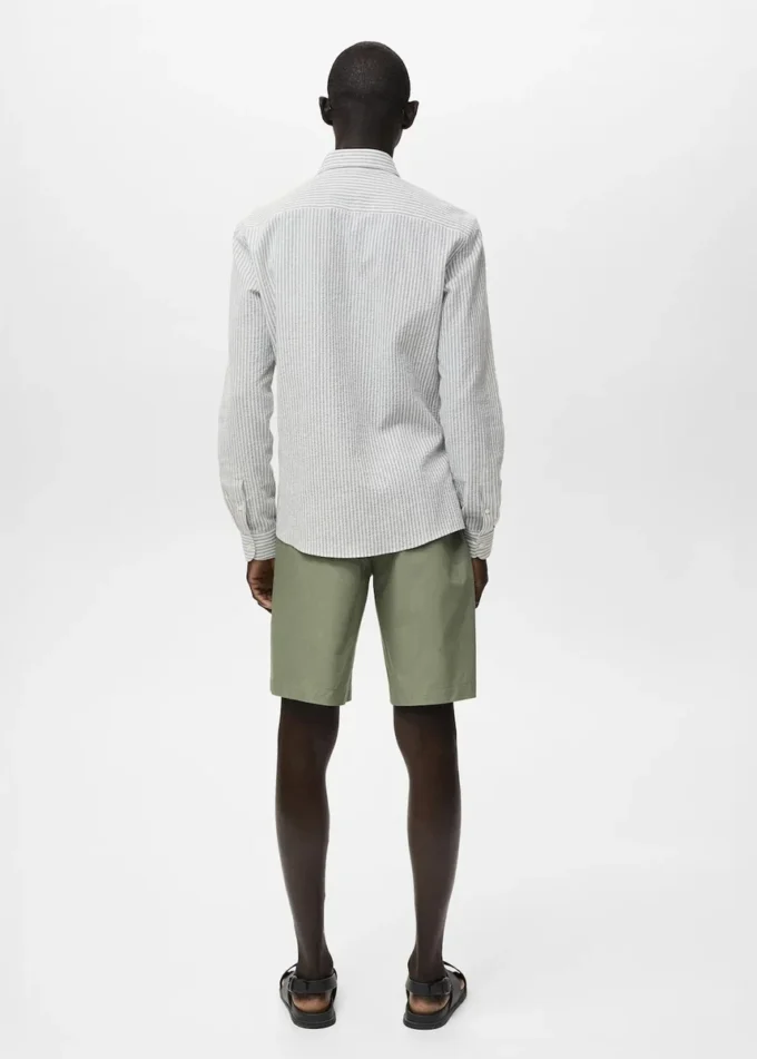 Košile s pruhovaným vzorem a pravidelným střihem Košile s pruhovaným vzorem a pravidelným střihem
