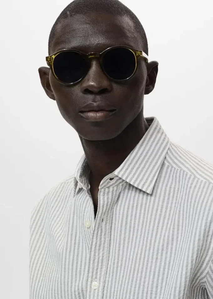 Košile s pruhovaným vzorem a pravidelným střihem Košile s pruhovaným vzorem a pravidelným střihem