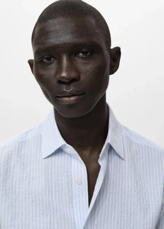 Košile s pruhovaným vzorem a pravidelným střihem Košile s pruhovaným vzorem a pravidelným střihem