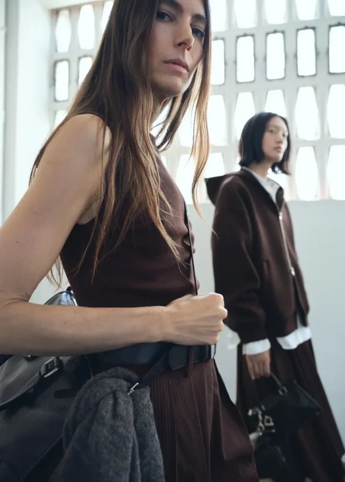 Kombinace kombinézy s proužky Kombinace kombinézy s proužky