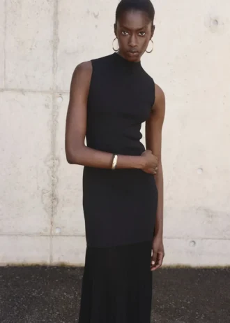 Kombinované šaty s perkinsovým límcem Kombinované šaty s perkinsovým límcem