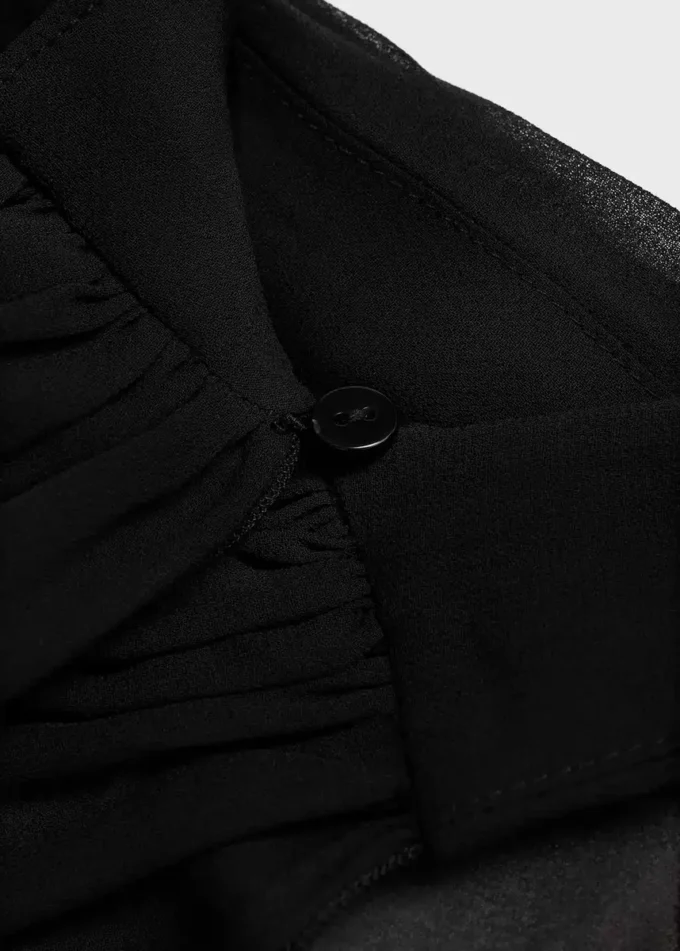 Kombinéza s halter výstřihem a šátkem Kombinéza s halter výstřihem a šátkem