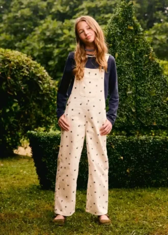 Tričko s kontrastním výstřihem