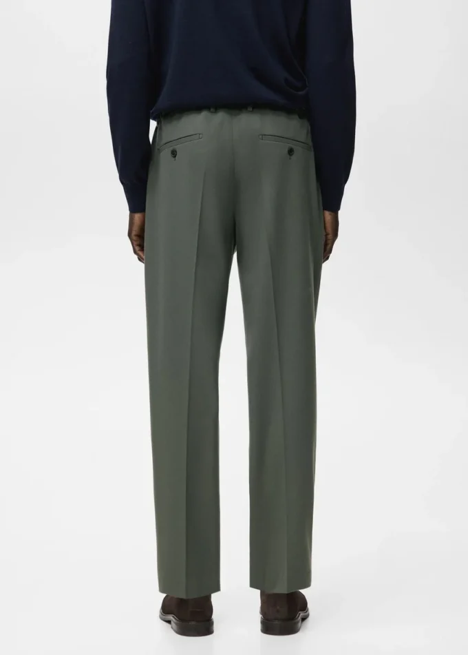 Kordové kalhoty s pravidelným střihem a puky Kordové kalhoty s pravidelným střihem a puky