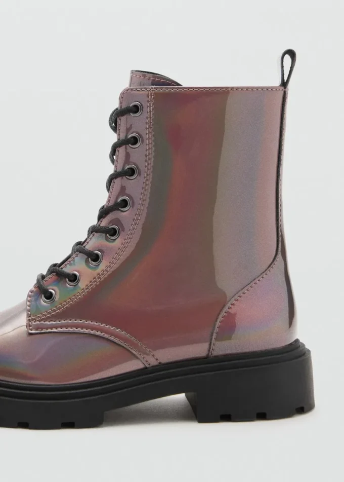 Kotníkové boty na zip s kovovým povrchem Kotníkové boty na zip s kovovým povrchem