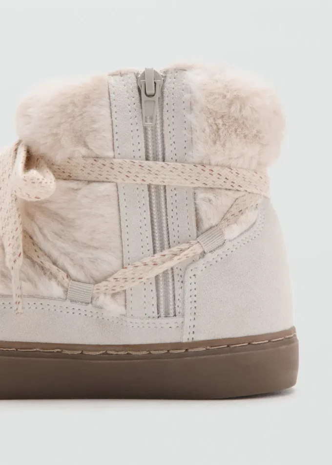 Kotníkové boty s koženými detaily