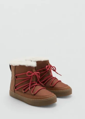 Kotníkové boty s krajkou