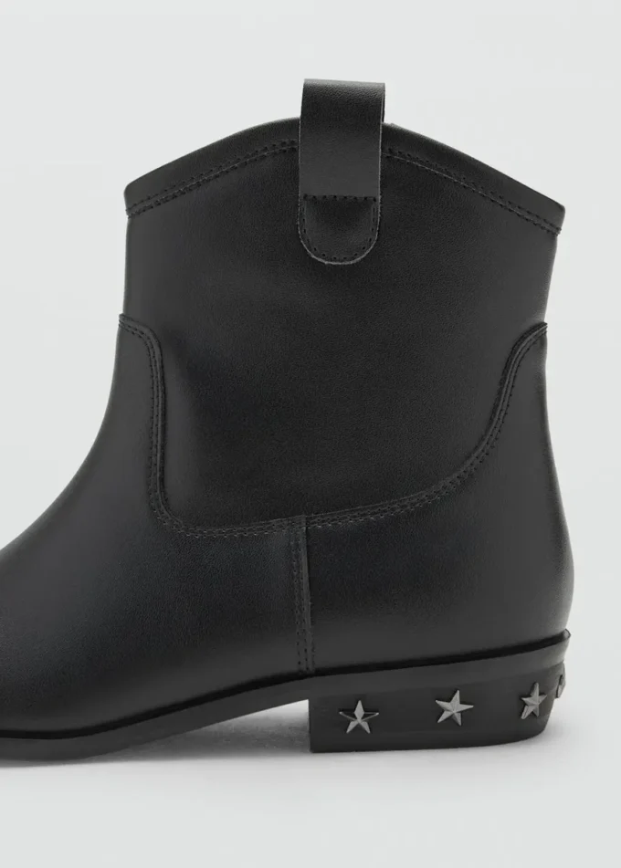 Kotníkové boty se šněrováním Kotníkové boty se šněrováním