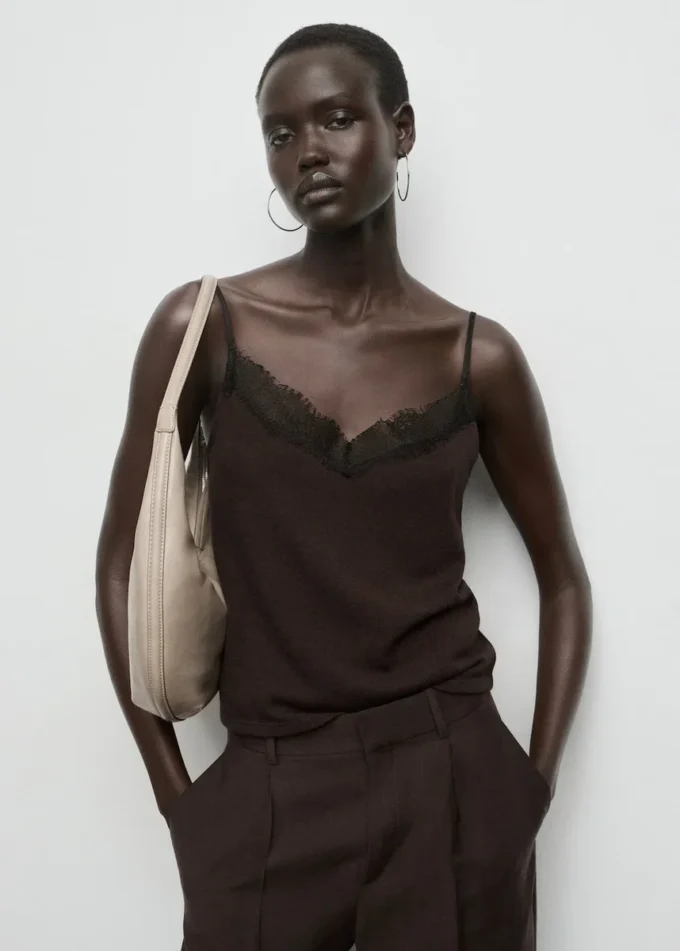 Krajkové šaty s ramínky Krajkové šaty s ramínky