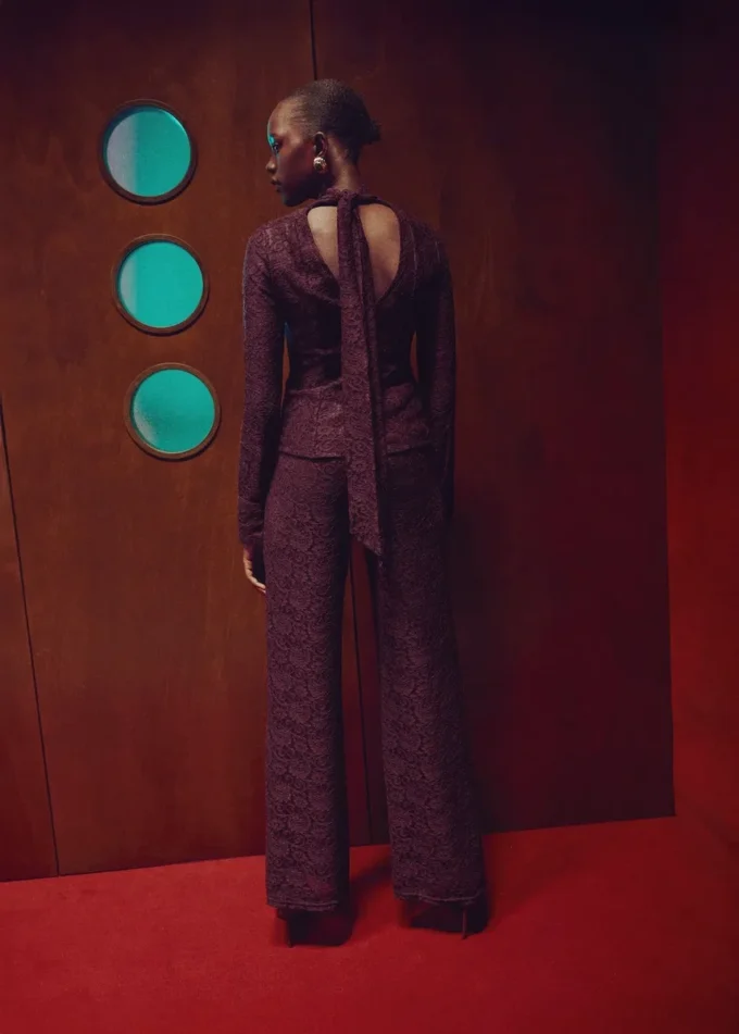 Krajková košile se šátkem Krajková košile se šátkem