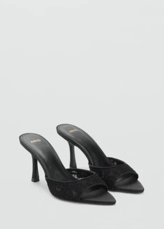 Krajkové sandály na podpatku