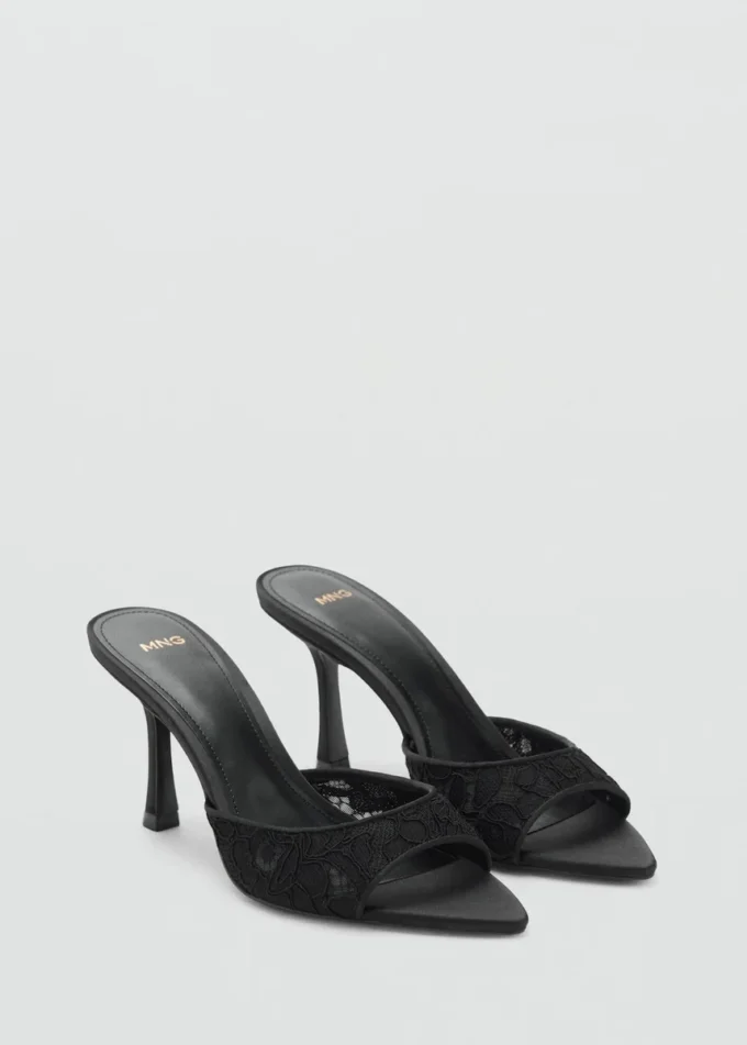 Krajkové sandály na podpatku