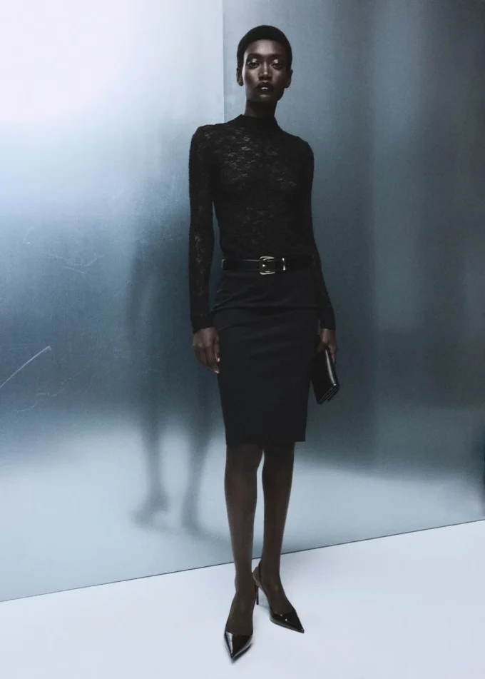 Krajkový top s perkinsovým límcem Krajkový top s perkinsovým límcem