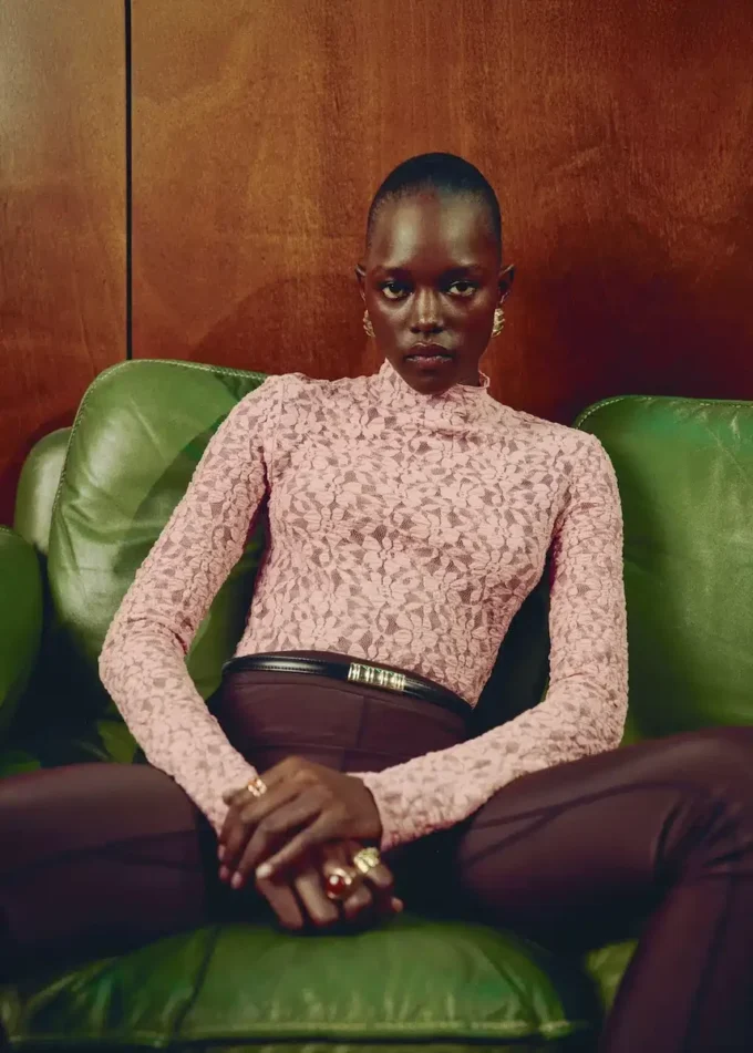 Krajkové tričko s rolákovým výstřihem Krajkové tričko s rolákovým výstřihem