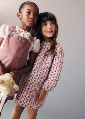 Krátké šaty s potiskem