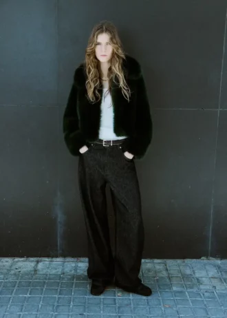 Krátká bunda z umělé kožešiny Krátká bunda z umělé kožešiny