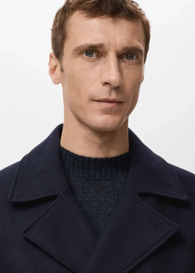 Krátký dvouřadový vlněný kabát Krátký dvouřadový vlněný kabát