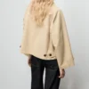Krátký oversized trenčkot s nárameníky Krátký oversized trenčkot s nárameníky