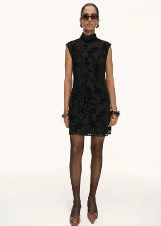 Květinové žakárové šaty