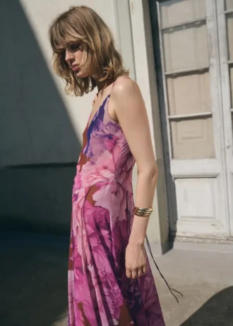 Květinové šaty s godety