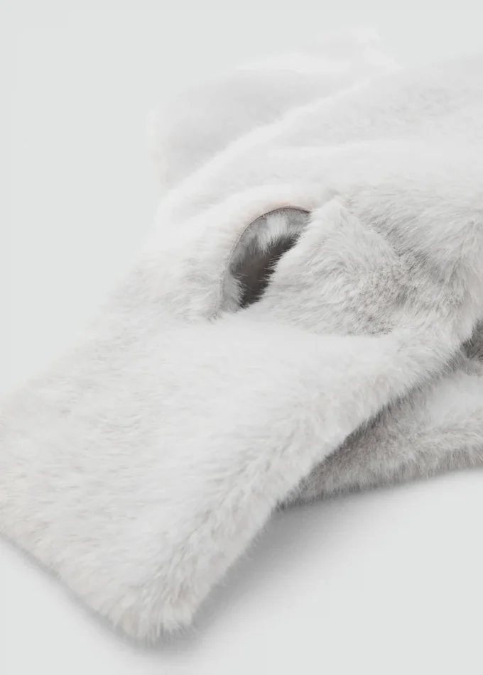 Šála s kožešinovým efektem