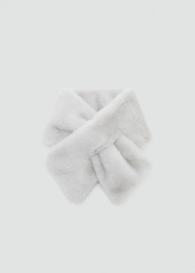 Šála s kožešinovým efektem