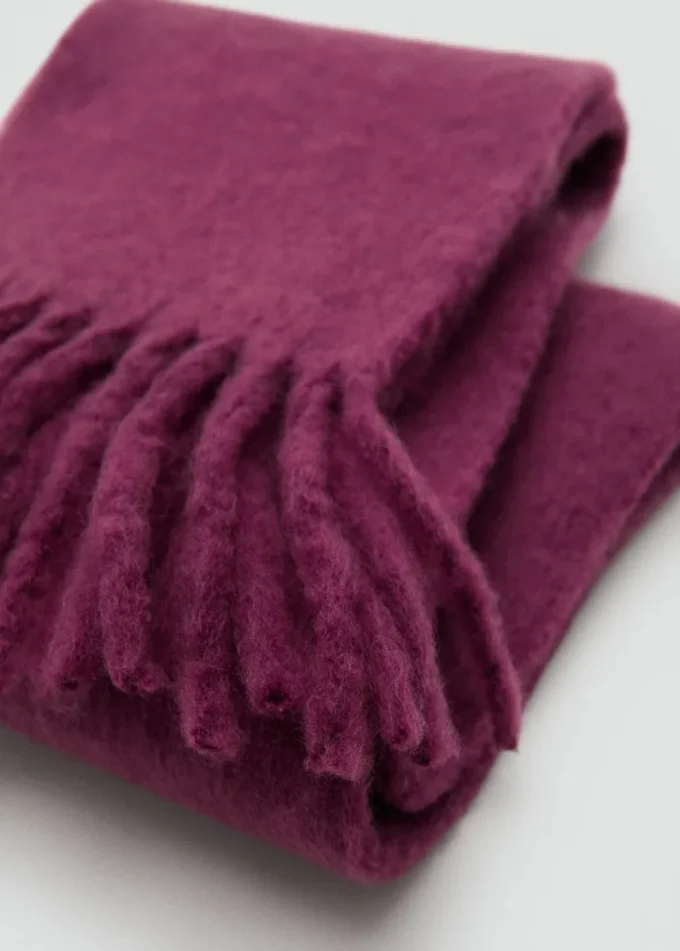 Šála s třásněmi