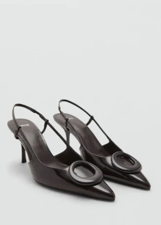 Lakované boty na vysokém podpatku s prstencovým detailem Lakované boty na vysokém podpatku s prstencovým detailem