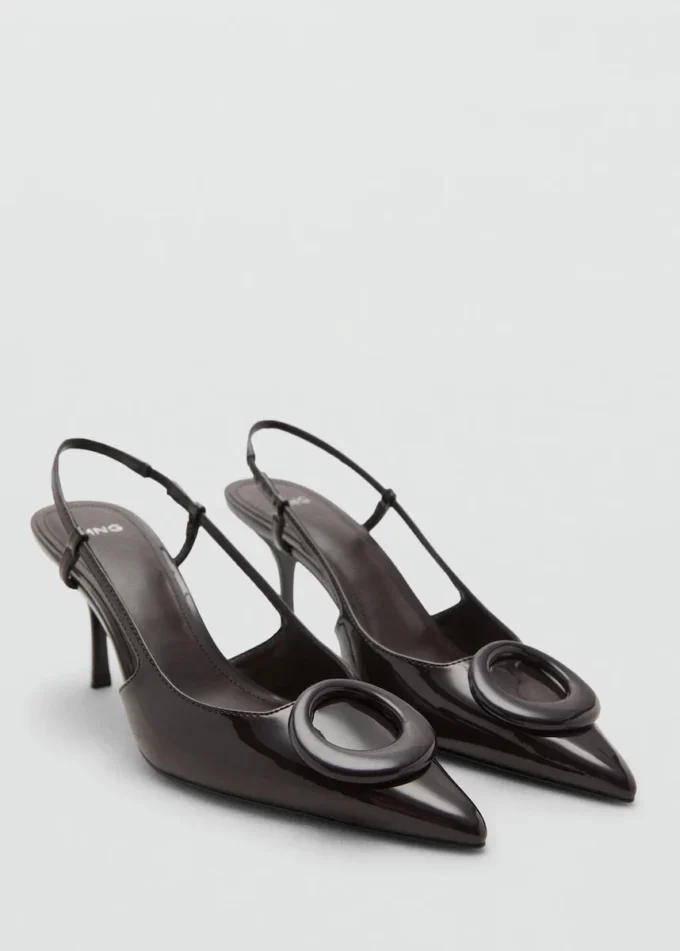 Lakované boty na vysokém podpatku s prstencovým detailem Lakované boty na vysokém podpatku s prstencovým detailem
