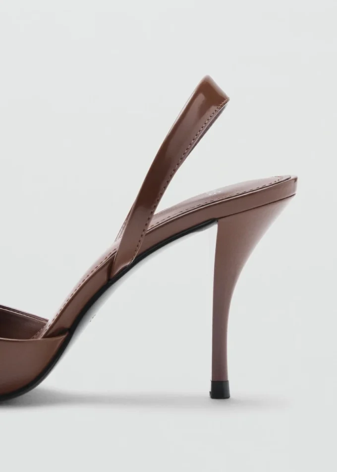 Lakované lodičky se špičatou špičkou Lakované lodičky se špičatou špičkou