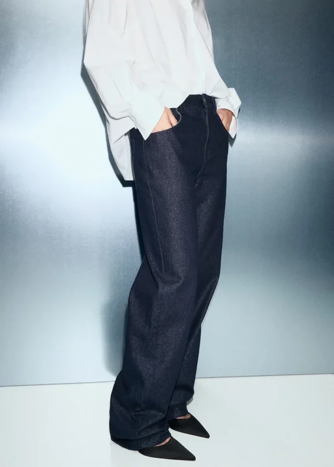 Lesklé džíny s rovnými nohavicemi Lesklé džíny s rovnými nohavicemi