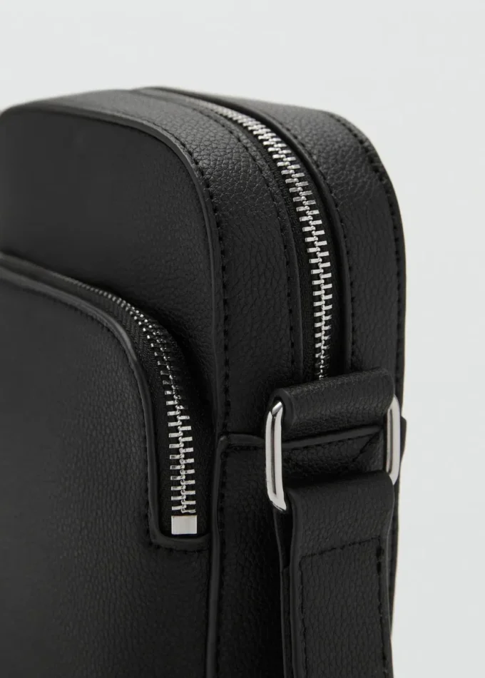 Lesklá taška přes rameno z umělé kůže