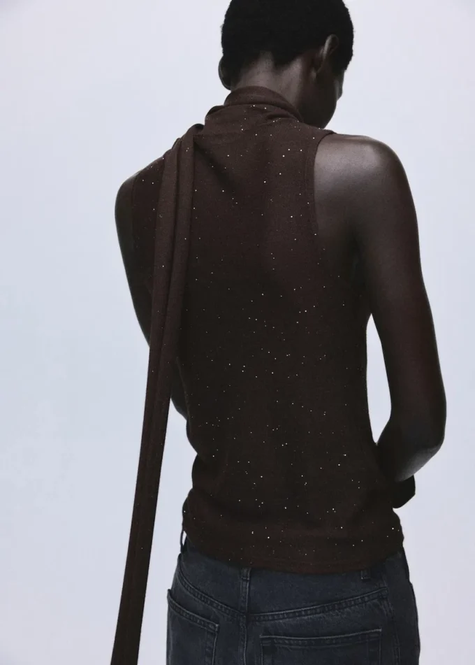 Lesklý top s šátkem Lesklý top s šátkem