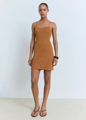 Lurexové šaty s překříženými ramínky na zádech Lurexové šaty s překříženými ramínky na zádech