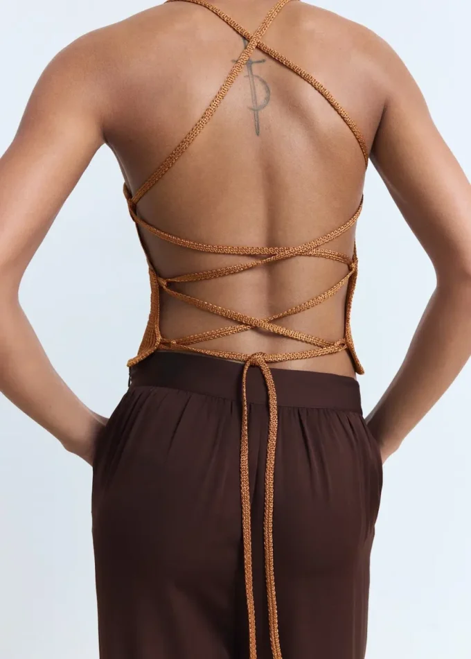 Lurexový pletený top s překříženými ramínky na zádech