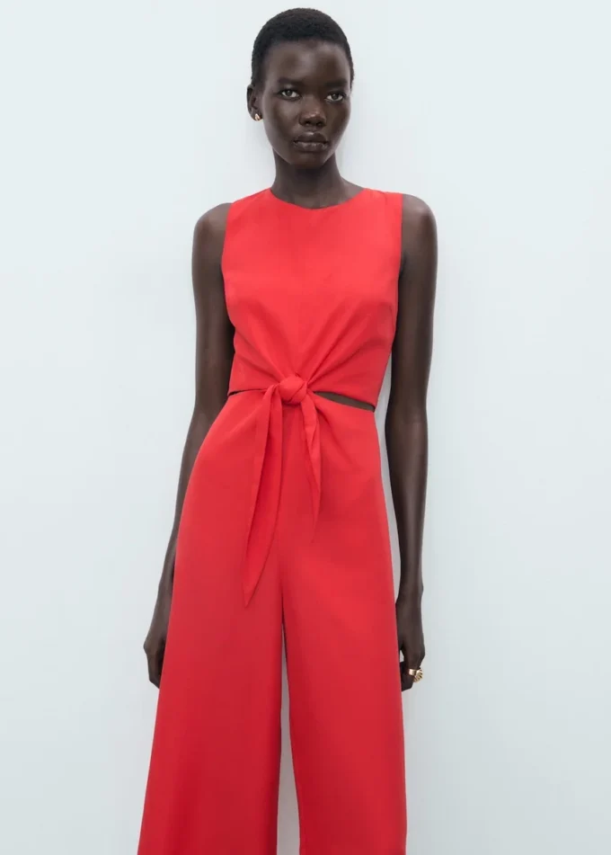 Lyocellový overal s výřezy a uzly Lyocellový overal s výřezy a uzly