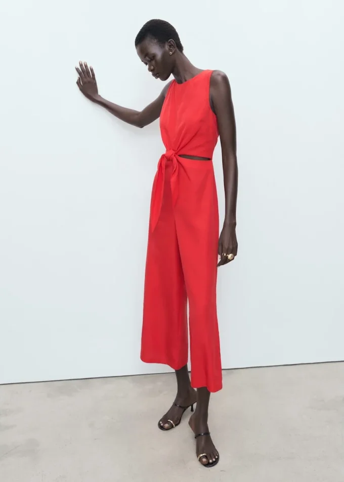 Lyocellový overal s výřezy a uzly Lyocellový overal s výřezy a uzly