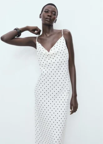 Midi šaty s drapovaným výstřihem