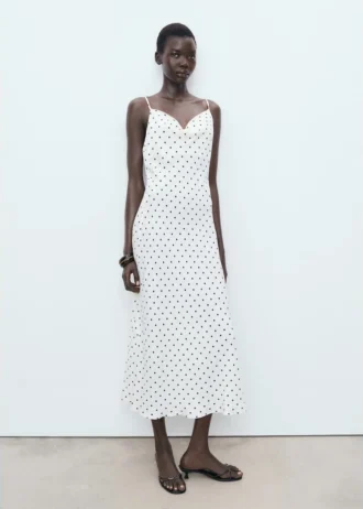 Midi šaty s drapovaným výstřihem