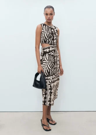 Midi šaty s výřezem