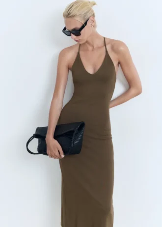Midi šaty s výstřihem na zádech