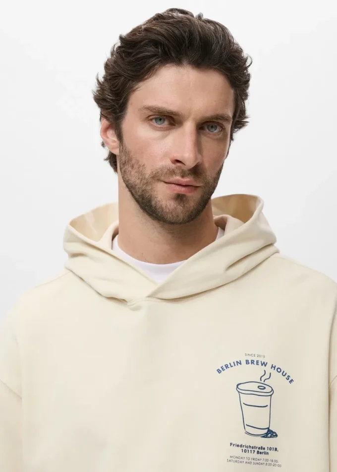 Mikina s kapucí a potiskem Mikina s kapucí a potiskem