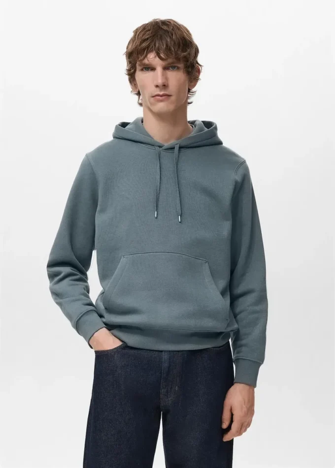 Mikina s kapucí a regular střihem Mikina s kapucí a regular střihem