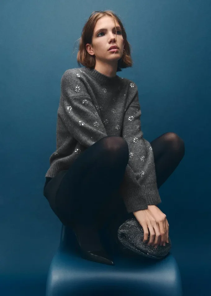 Mikina s krystalovými detaily Mikina s krystalovými detaily