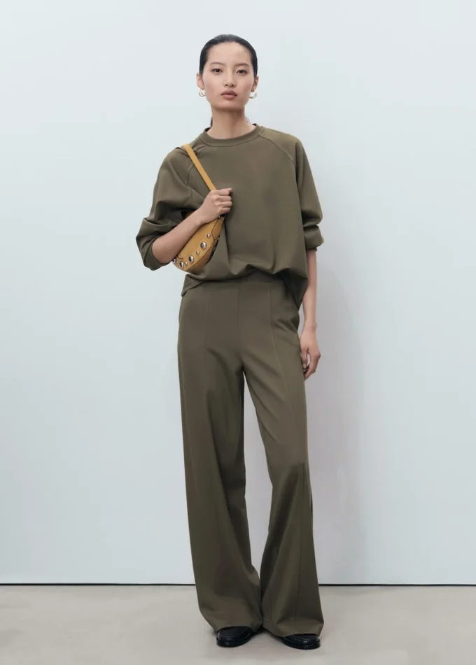 Mikina s kulatým výstřihem Mikina s kulatým výstřihem