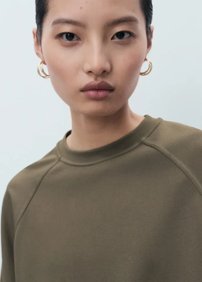 Mikina s kulatým výstřihem Mikina s kulatým výstřihem