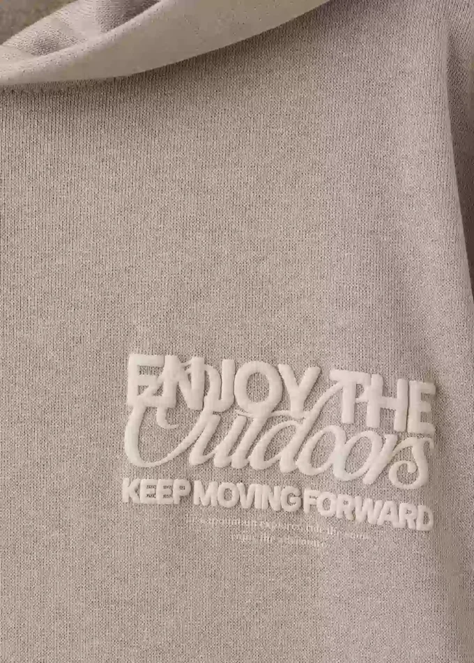 Mikina s potiskem a reliéfním nápisem Mikina s potiskem a reliéfním nápisem