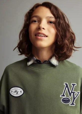 Mikina s potiskem a výšivkou