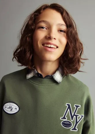 Mikina s potiskem a výšivkou